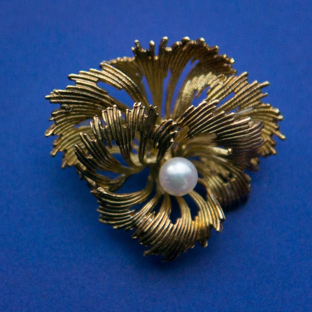 VTG FRENCH GOLD PLATED BROOCH W REAL PEARL